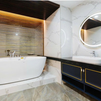 Bán Căn Hộ 125M2 Tầng Trung Hướng Mát Full Nội Thất Xịn Sò Tại Royal City