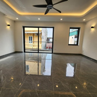 Cho Thuê Căn Góc Phố Trần Đại Nghĩa,Diện Tích62M2, 4 Tầng Sạch Đẹp, Ô Tô, Xe Máy Đỗ Thoải Mái, 45 Triệu