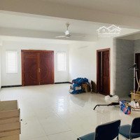 Cho Thuê Nhàmặt Tiềnđường Nguyễn Hoàng, An Phú, Q2.Diện Tích8X20M, 1 Trệt 3 Lầu, Nhà Mới, Nội Thất Cơ Bản