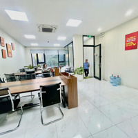 Cho Thuê Văn Phòng 90M2 Tại Phố Hoàng Quốc Việt - Nguyễn Văn Huyên Full Đồ Giá Thuê Chỉ 16 Triệu