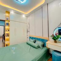 Bán nhà phố 8/3, Hai Bà Trưng 30m, 4 tầng, Giá: 6.28 tỷ. LH: 0937158386