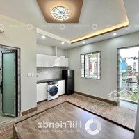 Căn Hộ Mới Xây Có Ban Công Khu Vực An Ninh Cao Đầy Đủ Nội Thất Đang Trống Sẵn
