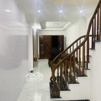 Nhà 5 Ngủ Mới Tinh Phố Trạm Long Biên, Giá Hơn 6 Tỷ Chút