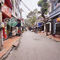 Chị Em Cần Bán Căn Nhà 3 Tầng Mặt Đường Bùi Mộng Hoa. Diện Tích: 106M2 Buôn Bán Kinh Doanh Tốt
