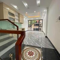 Cho thuê nhà riêng 5 tầng Sài Đồng, Long Biên. 36m. Giá: 14 triệu/tháng. Lh: 0946204597
