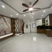 Nhà 4T X 40M,Gần Cầu Vượt Song Phương,Đỗ Ôtô Ngày Đêm.800M Ra Đl Tlong.di Chuyển Mỹ Đình - Cầu Giấy
