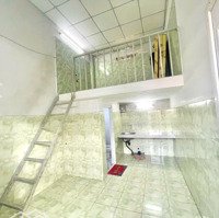 Gác Cao - View Ban Công Thoáng Mát - Ngay Vincom Q9, Gần Khu Cnc
