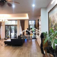 Cho Thuê Nhà Ngõ Hoàng Quốc Việtdiện Tích50M2 X 5T Thông Sàn, 3Pnkk, Full Nội Thất