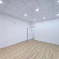 Cho Thuê Nhà Mặt Phố Nguyễn Văn Cừ 100M X 3 Tầng + Sân Sau 50M, Kinh Doanh Mọi Mô Hình