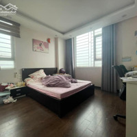 Hiếm! Bán Căn Hộ Tập Thể Mặt Phố Phạm Ngọc Thạch - 3.9 Tỷ -Diện Tích93M2 - 2 Phòng Ngủ 1 Vệ Sinhfull Nội Thất Cao Cấp
