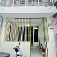 Cần bán gấp nhà 2 mặt hẻm trước sau - Ngô Gia Tự, Quận 10.