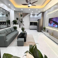 Siêu Hiếm Phố Cát Linh, Nhà Mới Lô Góc, Cách Ô Tô 50M, Ngõ Thông Kinh Doanh,Diện Tích37M2 * 5 Tầng