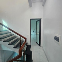 Chị Mình Cần Bán Ngôi Nhà 3 Tầng Mớidiện Tích44M2 Đường Thông Oto Sáp Mai Võng La Đa - Hn