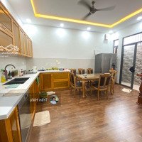 Chính Chủ Cho Thuê Nhà Đẹp 3 Tầng Full Nội Thất Cao Cấp, View Công Viên Thoáng Mát