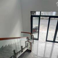 Chủ cần bán gấp nhà Lê Văn Khương Q.12, diện tích 90m2 HXH giá 5,9 tỷ TL
