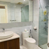 Cho Thuê Căn 2 Phòng Ngủ2Wc-80M2 Full Nội Thất Chỉ 22 Triệu- View Q1- Everrich An Dương Vường, Quận 5