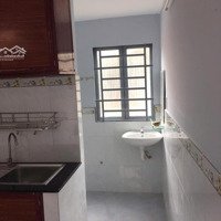 Nhà Nhỏ Cho Hộ Gia Đình, Nhóm Bạn Sv Trệt Lầu 2 Phòng Ngủ 2 Vệ Sinhgần Đhcn Giá Chỉ 7 Triệu