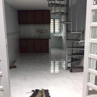 Nhà Nhỏ Cho Hộ Gia Đình, Nhóm Bạn Sv Trệt Lầu 2 Phòng Ngủ 2 Vệ Sinhgần Đhcn Giá Chỉ 7 Triệu