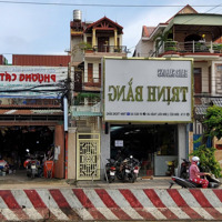 Chủ Đi Nước Ngoài Cho Thuê Nhà Mặt Tiền Đường Ngã Tư 550