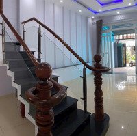 Nhà 3 Tầng Hẻm Xe Tải Đs8 P.hiệp Bình Phước
Ngay Sát Kdc Hồng Long. Phở Huỳnh Trâm
 Diện Tích: 60M2. 4 Phòng Ngủ4Wc