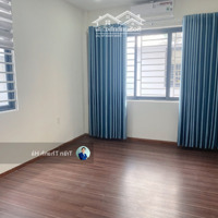 Phòng Sau Tầng 2,Diện Tích30M2 Vạn Phúc City, Sàn Trống, Thang Máy Máy Lạnh, Hầm Xe. Giá Tốt 5 Triệu