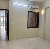 Cho Thuê Nhà Mặt Tiền Hoa Lan, P. 2 Q. Phú Nhuận. Ngang 4M Dài 16M, 1 Trệt 3 Lầu