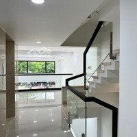 Cho Thuê Nhà 1 Trệt 1 Lửng 3 Lầu Giá 47 Triệu/Tháng,Mặt Tiền Chợ Liên Hệ: 0906390003