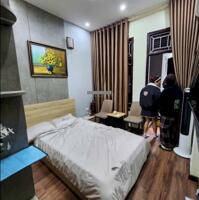Cho thuê nhà nguyên căn ngõ 15 Phương Mai ở gia đình, 5 tầng, 40m2, 5 ngủ vào ngay