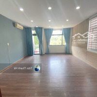 Văn Phòng Tầng 2 - 40M2 Vạn Phúc City, Sàn Trống, Có Ban Công Thoáng, Thang Máy Máy Lạnh, Hầm Xe.