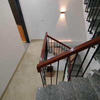 Bán Tòa Căn Hộ Chung Cư Yên Xá. 6 Tầng. Cho Thuê 25 Triệu/ Tháng. 6,5 Tỷ. 0902160163