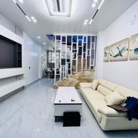Bán Nhà Phố Vương Thừa Vũ, 38M2*4 Tầng, Nội Thất Sang Trọng, Vị Trí Vàng