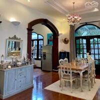 Biệt thự Văn Phú view công viên 200m2 xây 4 tầng giá 42.5 tỷ.