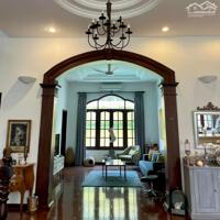 Biệt thự Văn Phú view công viên 200m2 xây 4 tầng giá 42.5 tỷ.