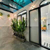 Chú tâm bán gấp nhà HXH Đường Hoàng Hoa Thám.Quận Tân Bình .Giá Chỉ 3tỷ7/60M2.SHR