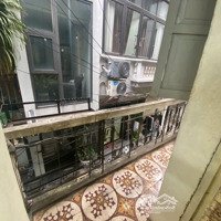 Căn Hộ Tầng 2 Tại 106 Phố Chùa Láng Cho Thuê