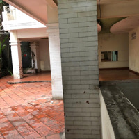 Chính Chủ Cho Thuê Biệt Thự Nguyễn Văn Trỗi Phú Nhuận. (18X13) 3 Tầng. Nhà Có Sân.giá 80 Triệu/Th