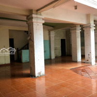Chính Chủ Cho Thuê Biệt Thự Nguyễn Văn Trỗi Phú Nhuận. (18X13) 3 Tầng. Nhà Có Sân.giá 80 Triệu/Th