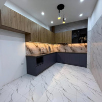 Nhà Đẹp Thái Thịnh, 40M2, Gần Phố, Ngõ Rộng, Nội Thất Xịn, 7.6 Tỷ Có Tl