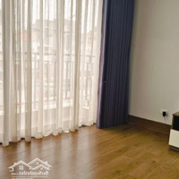 Cho Thuê Nhà Âu Cơ - Tây Hồ- 5 Tầng 6 Phòng Ngủdiện Tích70M. Giá Bán 25 Triệu Một Tháng . Làm Văn