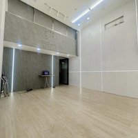 Cho Thuê Mặt Bằng Mặt Tiền Đường Trần Quang Khải Quận 1, Gần Ngã Tư Hai Bà Trưng