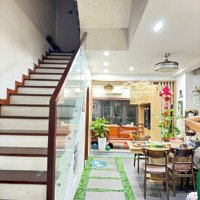 Bán Nhà Cổng Chào Hoài Đức, Vỉa Hè - Xe Tải Tránh Xe Tải - Sát Đường 32, 70,5 M2, Giá Bán 12,3 Tỷ