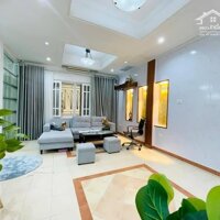 Nhà Đẹp Ở Luôn Chùa Bộc, Đống Đa 80m, giá 4.95 tỷ.