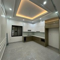 Bán Nhà Phố Vũ Chí Thắng Có Thang Máy Vị Trí Đẹp Ô Tô Vào Nhà Diện Tích 56.7M Xây 4 Tầng 1 Tum