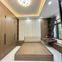 Nhà Phố Cách Thủ Đức 7km .2 Lầu 4PN - Đầy Đủ Nội Thất