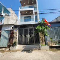 Bán Nhà 1 Trệt 2 Lầu Hẻm Xe Hơi, P. Long Trường, Quận 9 Giá Chỉ Hơn 4 Tỷ
