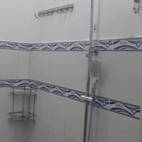 BÁN NHÀ CÓ SÂN ĐẬU Ô TÔ KHU DÂN CƯ HOÀNG HẢO VĨNH LONG
