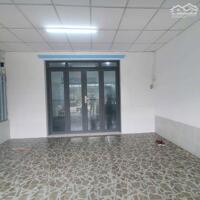 BÁN NHÀ CÓ SÂN ĐẬU Ô TÔ KHU DÂN CƯ HOÀNG HẢO VĨNH LONG