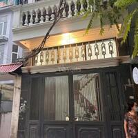 Cho thuê Ở NHÓM 6 NGƯỜI nhà ngõ ô tô 171 Hoàng Hoa Thám, 5 tầng, 4 ngủ, 14 Triệu vào ngay