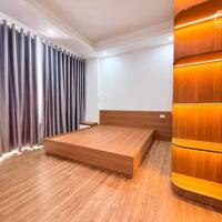 CHỦ NHÀ BÁN GẤP - NHÀ ĐẸP – 45M2 5 TẦNG HƠN 5 TỶ - CÁCH MẶT PHỐ XỐM 50M  5m2  5 tầng