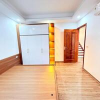 CHỦ NHÀ BÁN GẤP - NHÀ ĐẸP – 45M2 5 TẦNG HƠN 5 TỶ - CÁCH MẶT PHỐ XỐM 50M  5m2  5 tầng